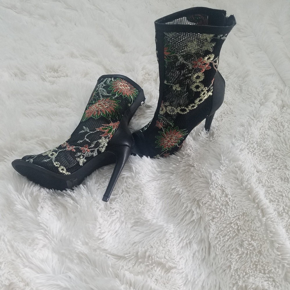 NEW Women's Fashion Mesh Embroidered Ankle Boots - Picture 1 of 4